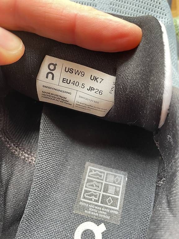 On Scarpe da uomo: On Cloudstratus 40.5 wenig getragen – Usato da Urdorf venduto da lyl_889t 2