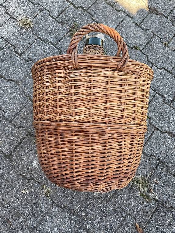 Bouteilles: Korbflasche gross – D'occasion à Oeschgen par nick_ch 2