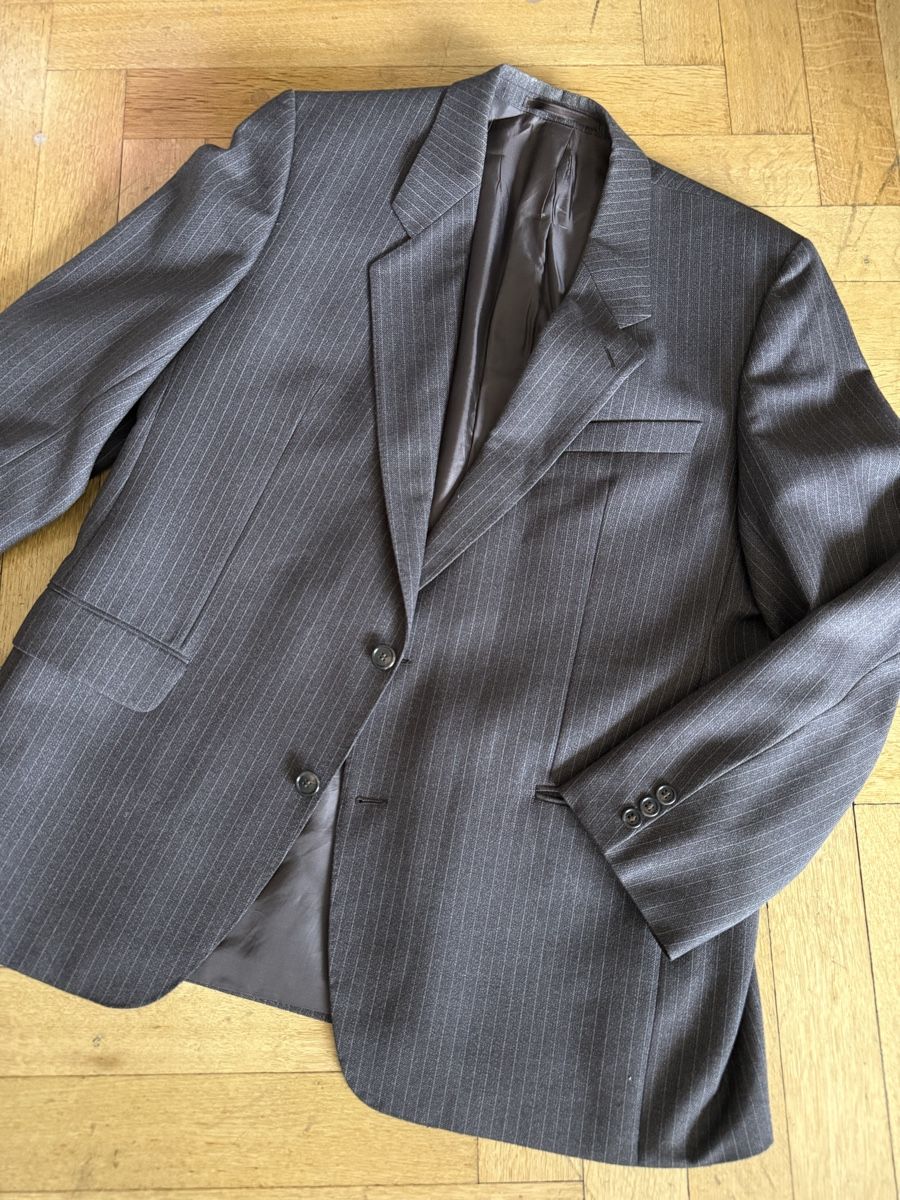 Anzüge: Pinstripe Suit Jacket and Trousers Size L – Gebraucht aus Zürich von zoh_26cj 1