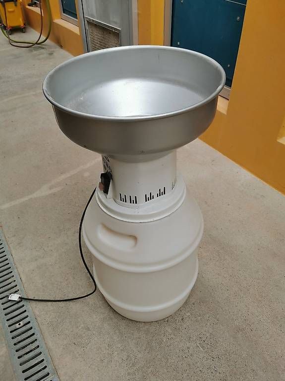 Tutte le macchine: Moulin à céréales électrique 1.2KW – Usato da St-Aubin FR venduto da sme_nw6w 1