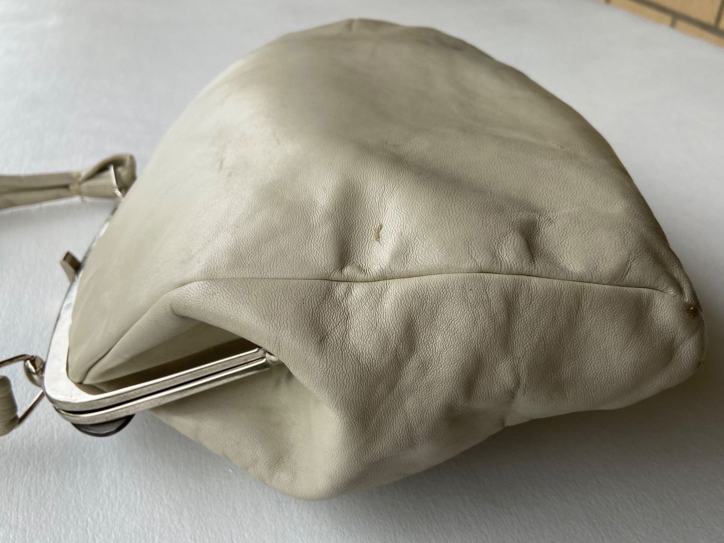 Taschen für Damen: Damen Tasche, Leder, cremefarben – Gebraucht aus Lenzburg von Boffer1A 3