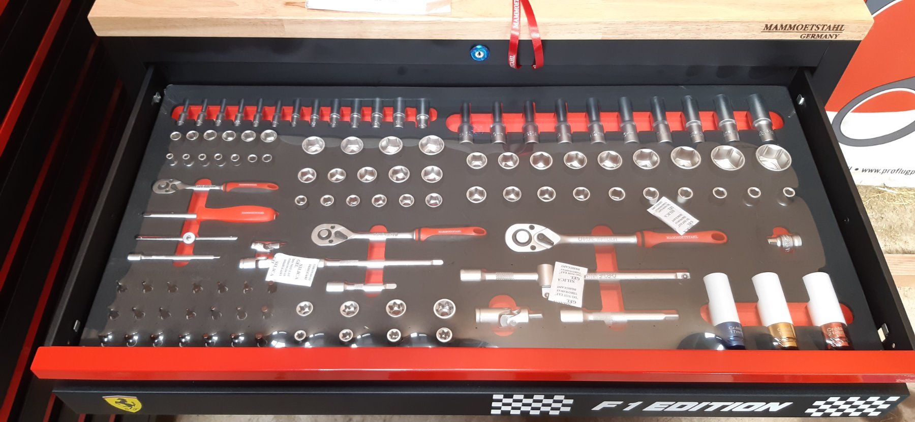 Banconi: Werkzeugwagen F1 Edition – Nuovo e nell'imballaggio originale da Obernau venduto da Maesi24 8