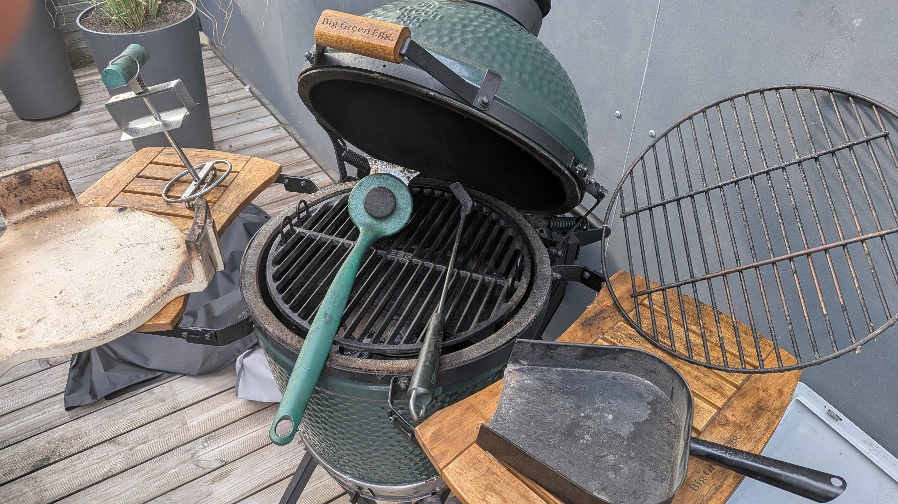 Big Green Egg Grills: Green Egg Medium – Gebraucht aus Schiers von han_m5bc