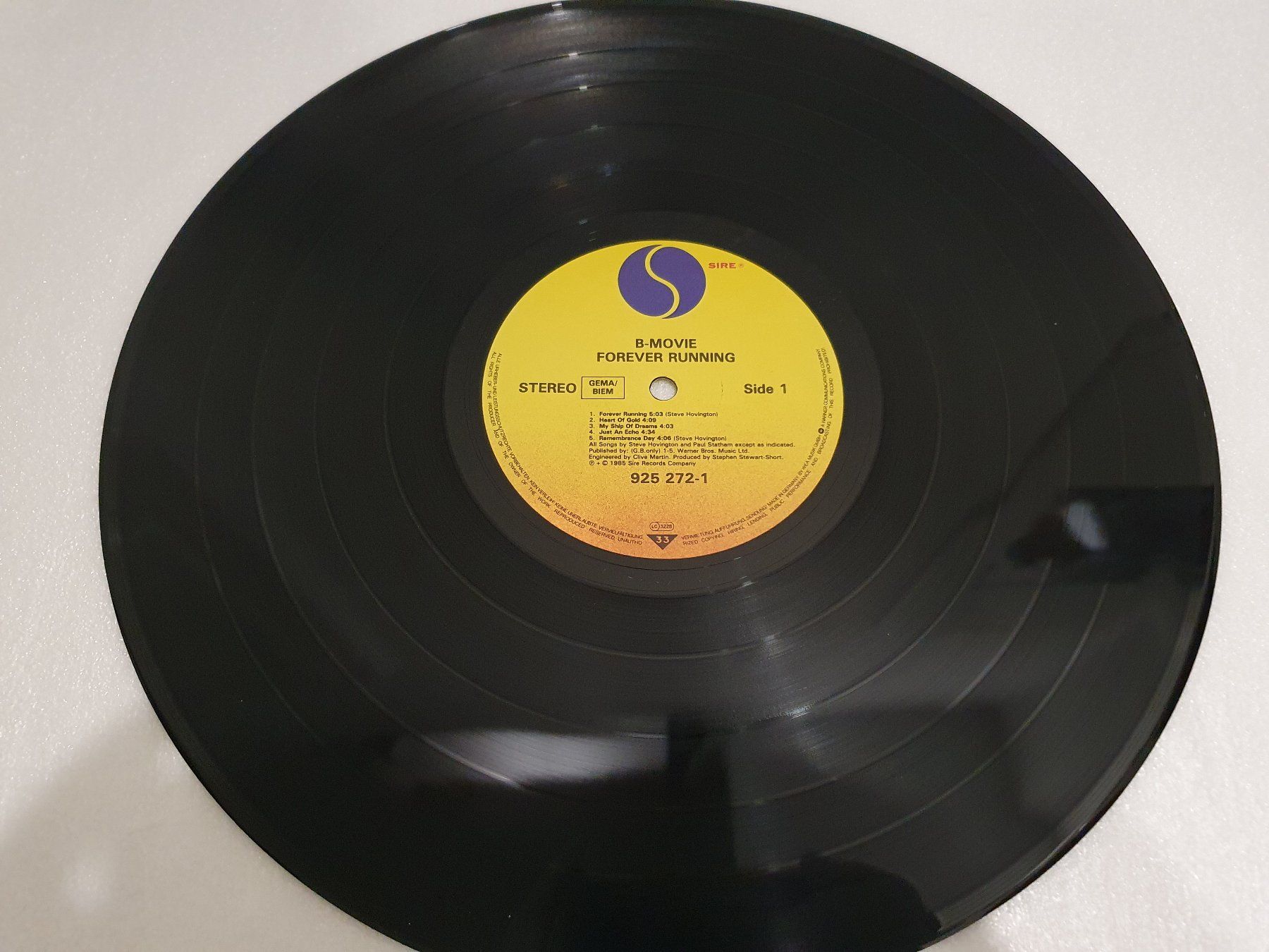 Dischi in vinile: B-Movie – Forever Running – Usato da Uster venduto da Vinyl-Leidenschaft 2