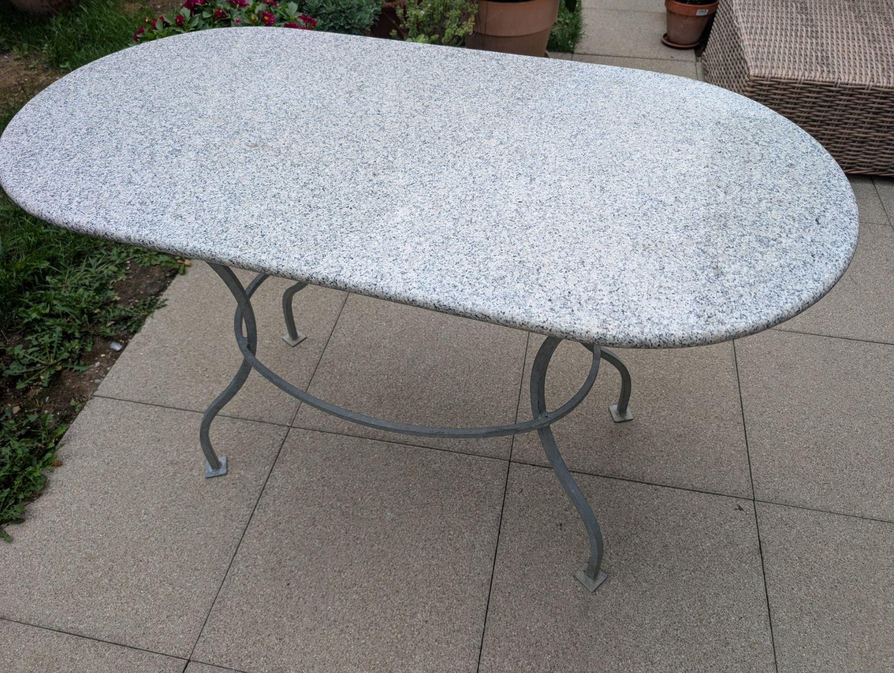 Tavoli: Gartentisch mit Granitplatte – Usato da Ibach venduto da mrstudent