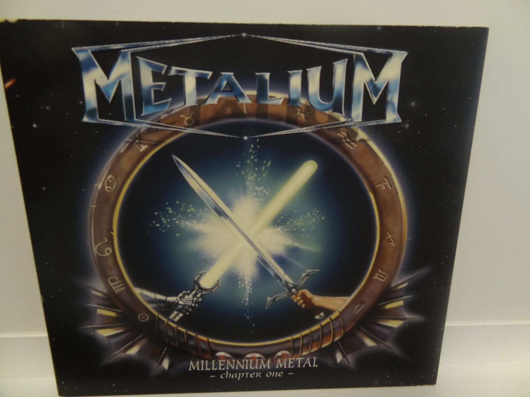 CD: Metalium, Millennium Metal - Chapter One – Usato da luzern venduto da musicandart