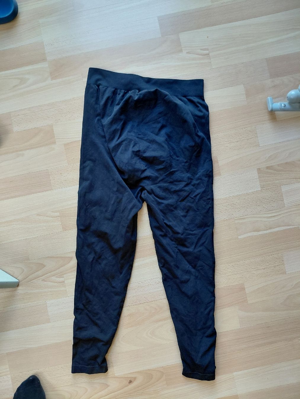 Lots de vêtements: schwangerschaftshosen – D'occasion à Kleinlützel par jen_2ktb 1