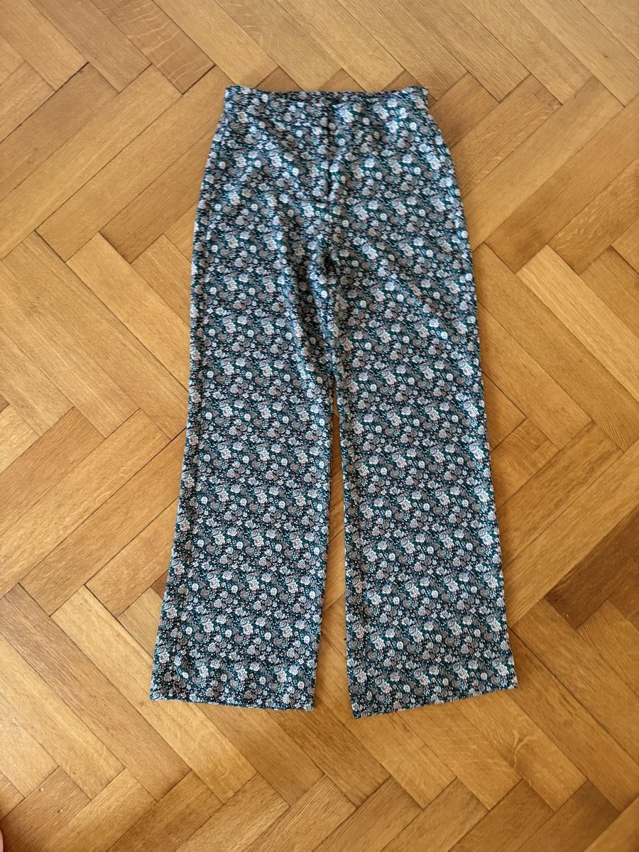 Mango Pantaloni: Hose von Mango – Usato da Zürich venduto da sasast