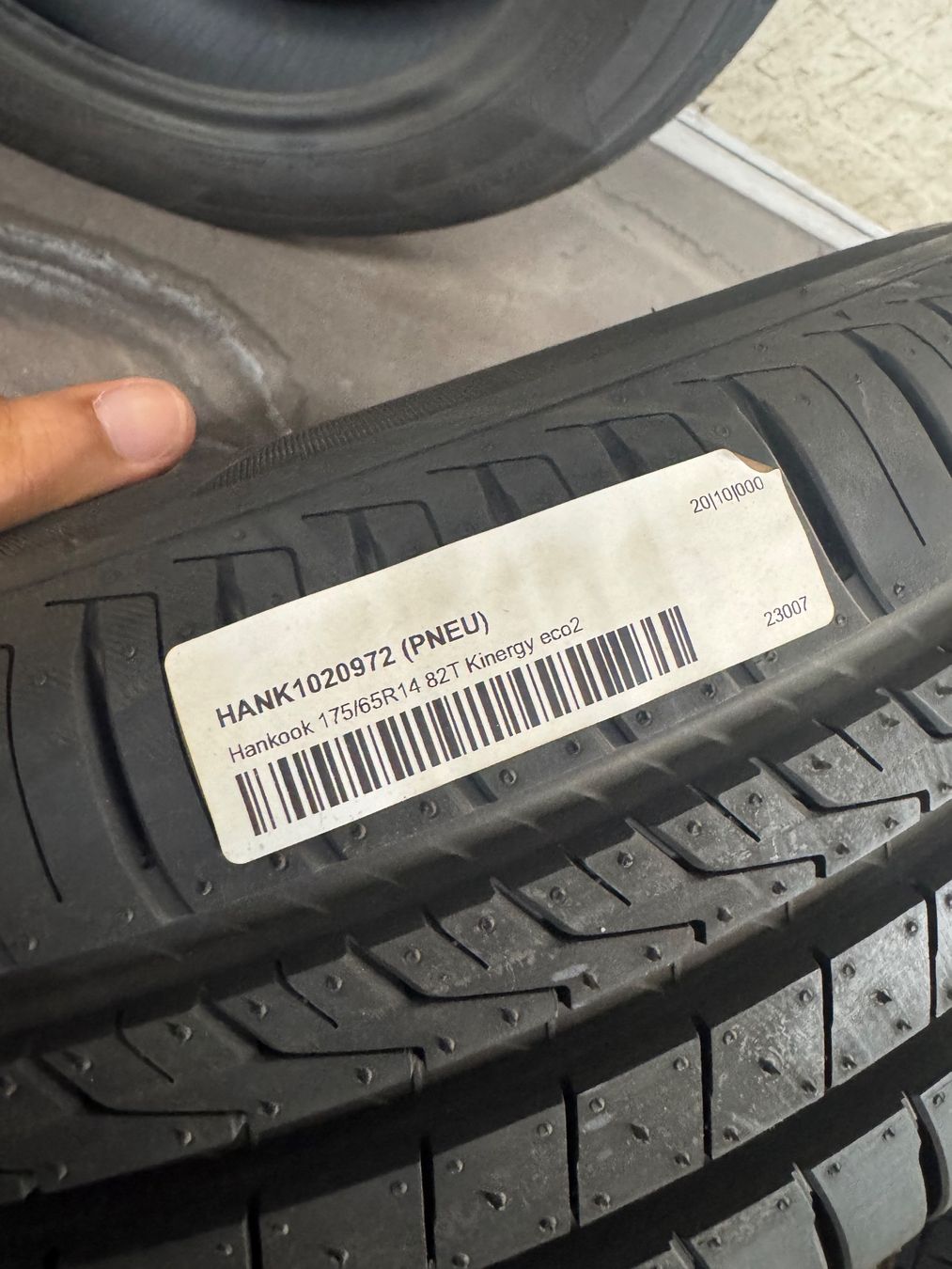 Hankook Pneus & Kompletträder: Hankook 175/65R14 82T – Neu (gemäss Beschreibung) aus Seuzach von Garage-Carr-Moser-AG 1