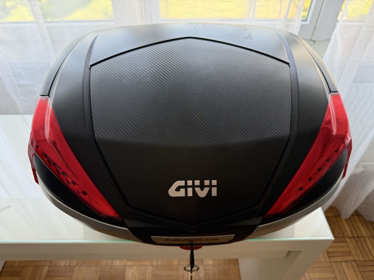 Givi Topcase: Top case for motorbike/scooter.   – Nuovo (secondo la descrizione) da Le Grand-Saconnex venduto da jor_7stl 1