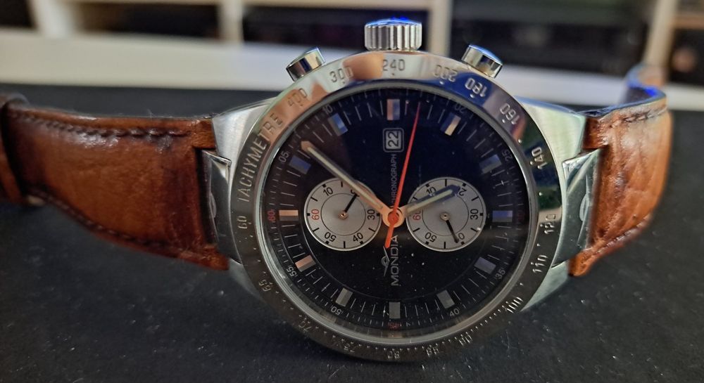 Uhr Mondia Chronograph Vintage (Gebraucht) in Schlieren für CHF - Main Image