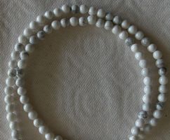 Howlith Beads 4mm, Strang