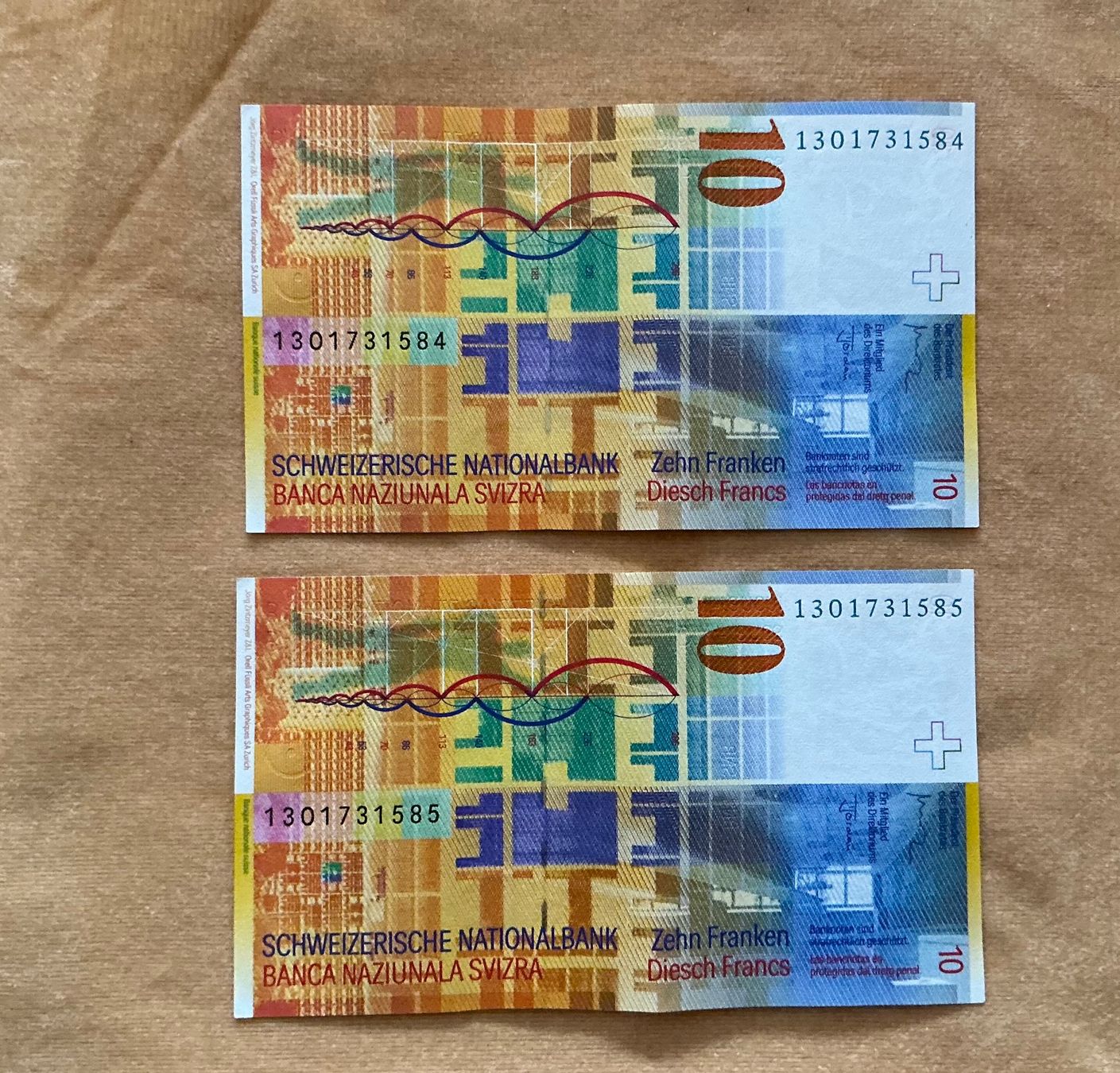 Billets de banque: 2x Schweizer Banknote CHF 10 Franken Numéros conséqutifs – D'occasion à Meyrin par laservette99