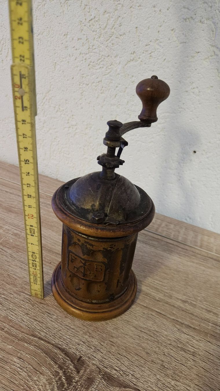 Elettrodomestici da cucina: Vecchio macinino per caffè Trespade – Usato da Melano venduto da H-Sara 2