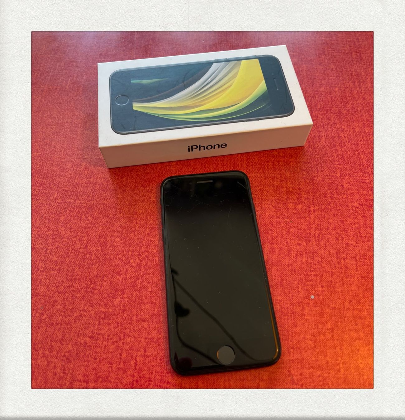 Apple Telefoni cellulari / Smartphones: IPhone SE 2020 - 64 GB - 81% Akku – Usato da Zürich venduto da Cubazz 1