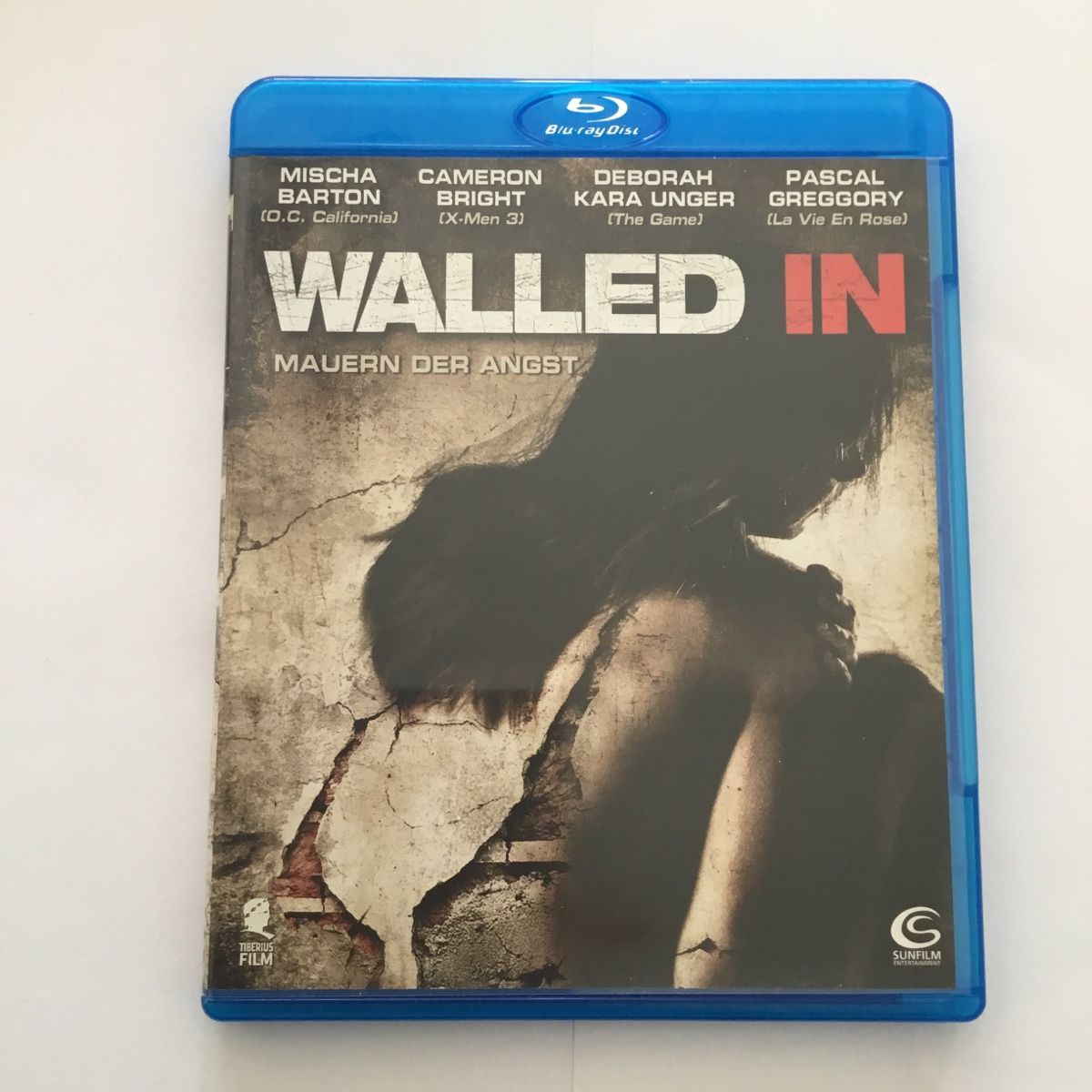 Tutti i DVDs: Walled In Mauern der Angst Blu Ray – Nuovo (secondo la descrizione) da Blauen venduto da berlingo65