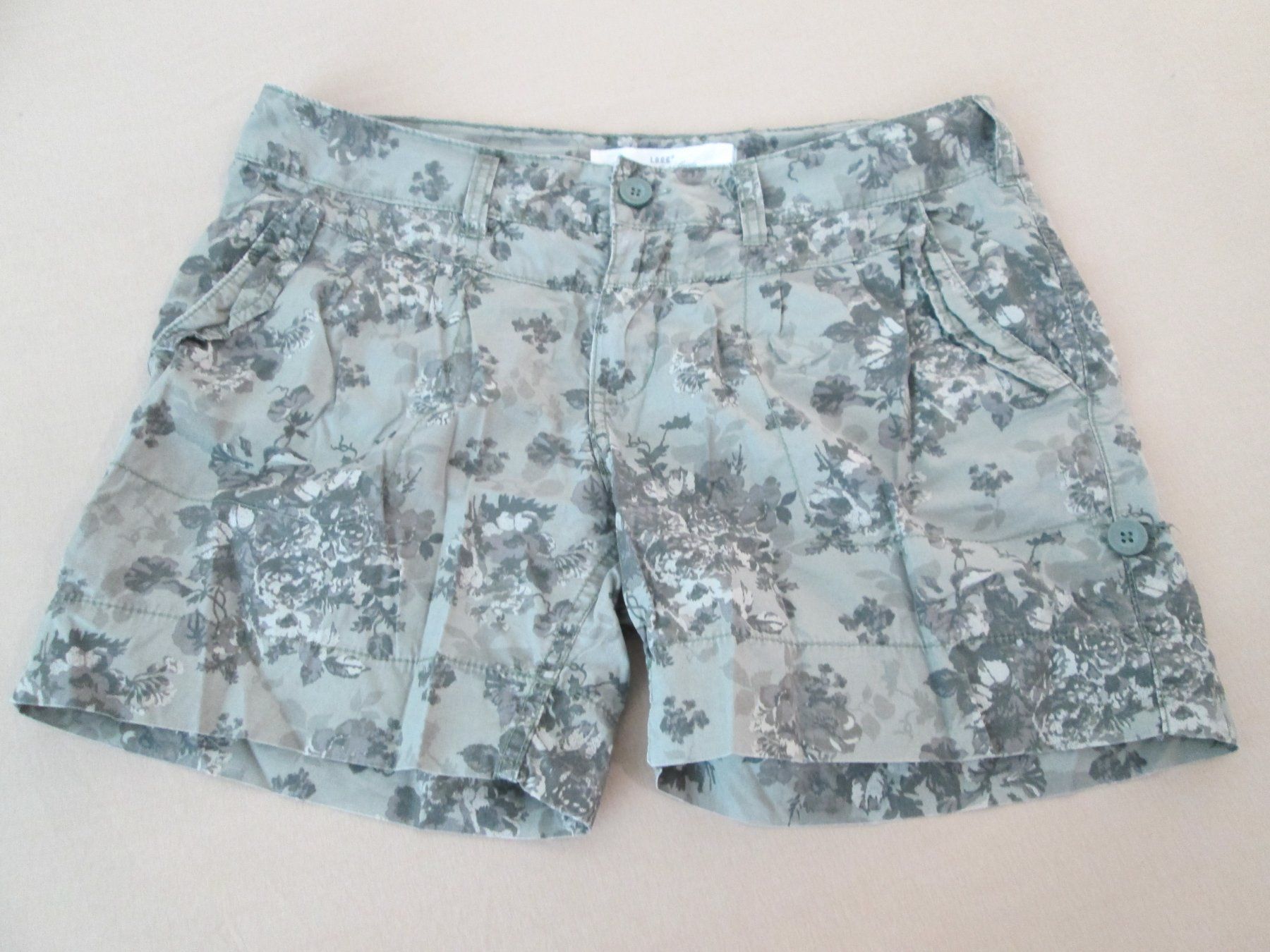 H&M Pantalons: Tolle Shorts – D'occasion à Neuchâtel par Dualseele