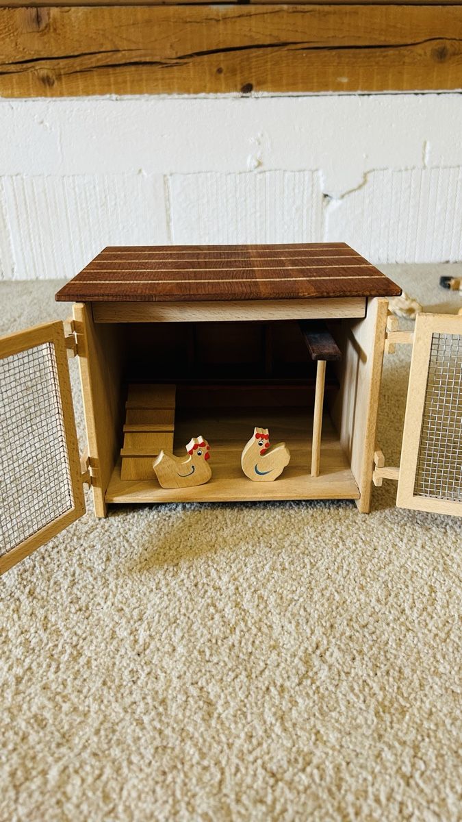 Giocattoli: Hühnerstall Holz Spielzeug – Usato da Winterthur venduto da CocoTheCat 1