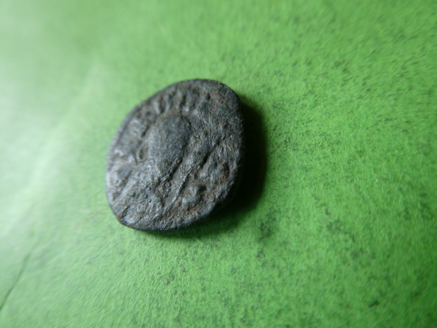 Alle Münzen: uralte   Bronzemünze,  17 mm  1.67   g – Gebraucht aus Hinterforst von Rohusri 1