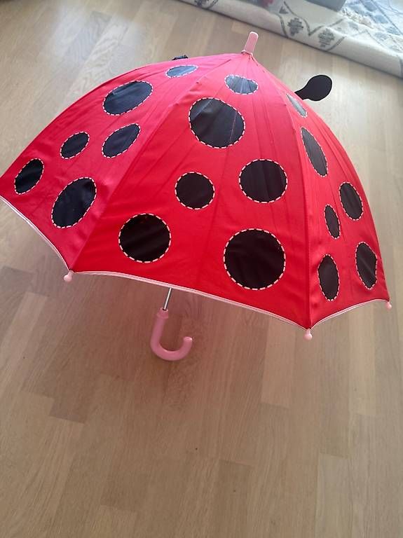 Autres pour enfant & bébé: kinder Regenschirm  – D'occasion à Gümligen par xifenglie