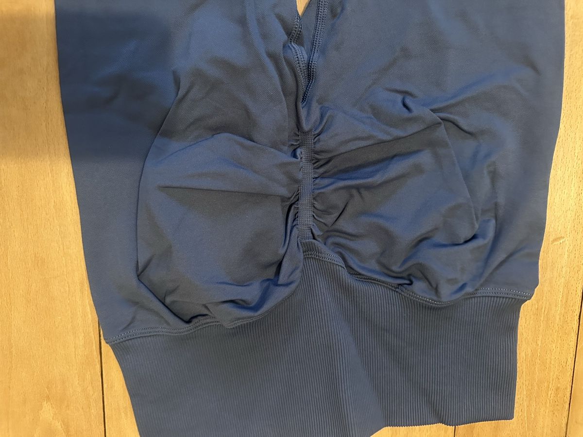 Leggings: Blaue Leggings mit gerafftem Po, Grösse S – Nuovo e nell'imballaggio originale da Luzern venduto da nee_zjh6 2