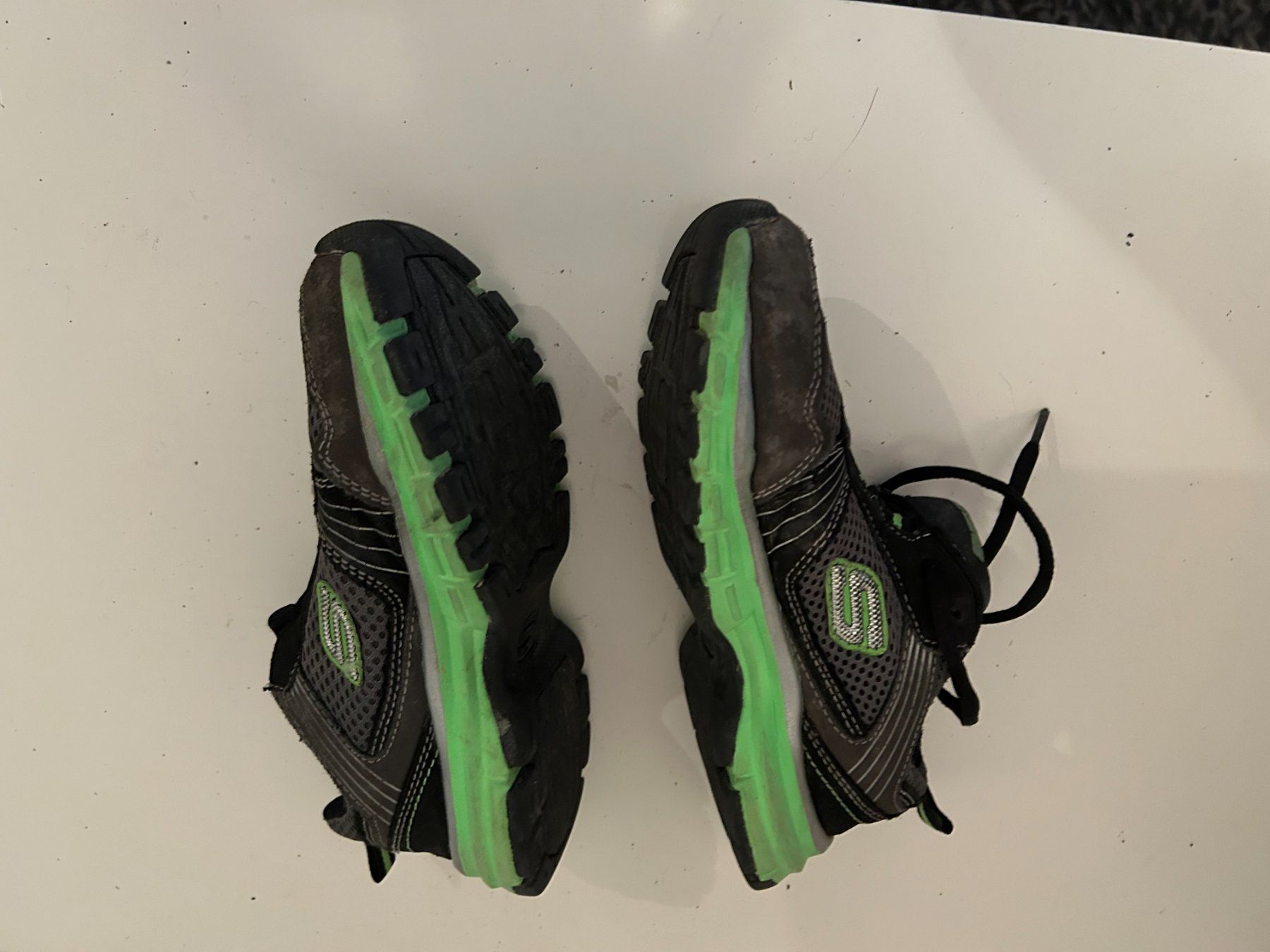 Skechers Schuhe für Jungen: Kinder- Freizeitschuhe "Skechers", Grösse 32 – Gebraucht aus Buttisholz von PIOTRCH