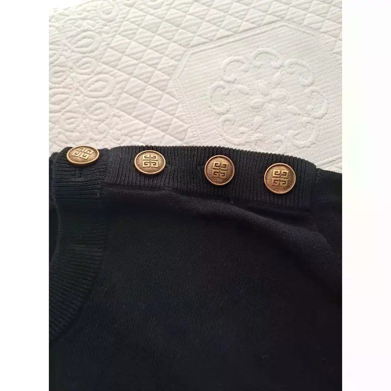 Givenchy Pulls & Sweat-shirts: Givenchy Pullover Schwarz Goldknöpfe Herren L – D'occasion à Hünenberg See par nik_g2y2 2