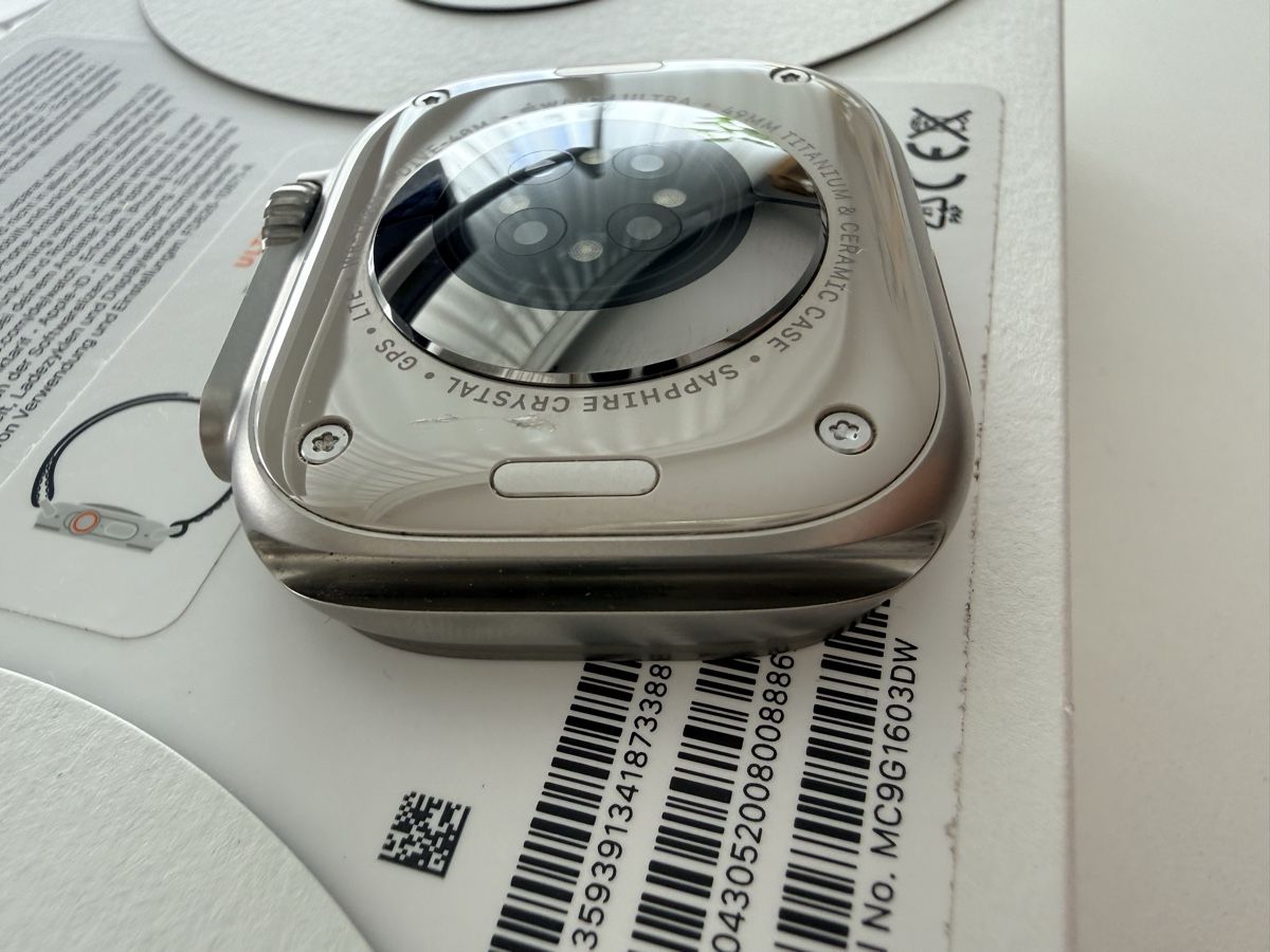 Apple Smartwatch: Apple Watch Ultra 1Gen. Titan. – Usato da Rudolfstetten venduto da AudioFox 5