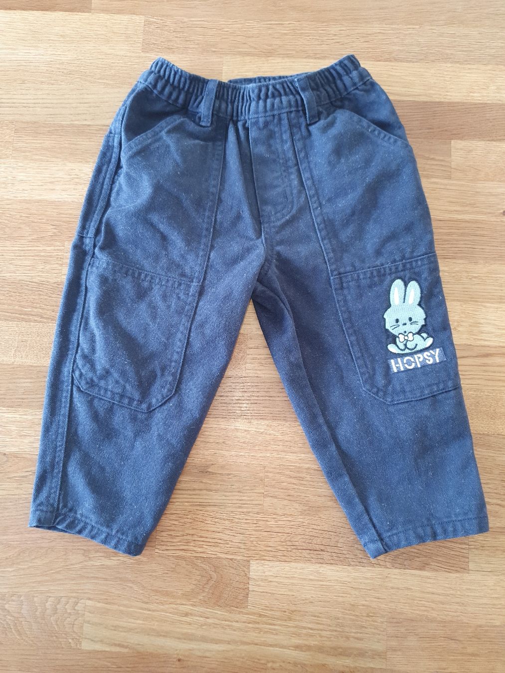 Pantaloni: Robuste Hose mit Häschen, Gr. 80, Top Zustand – Usato da Einigen venduto da thundermother