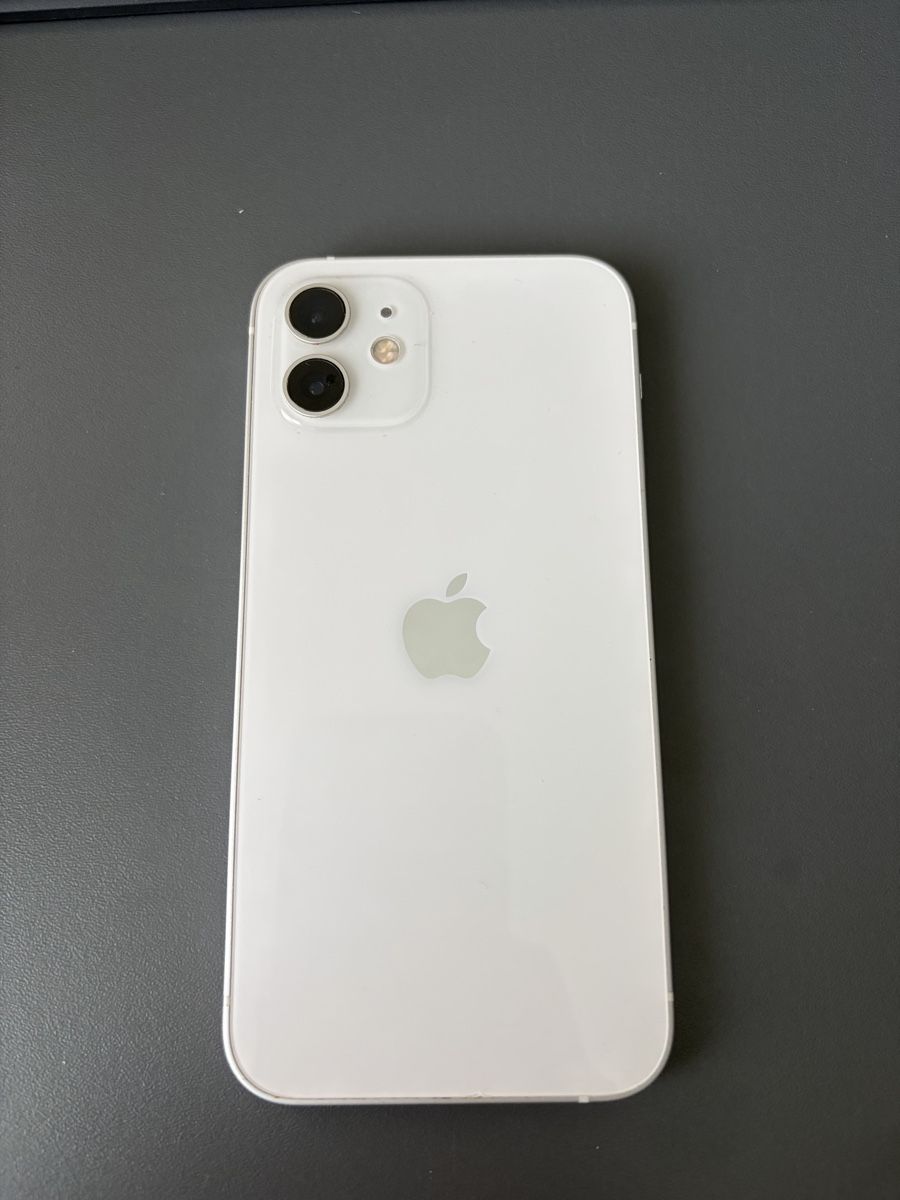 Apple Telefoni cellulari / Smartphones: Apple iPhone 12 64GB weiss – Usato da Lachen SZ venduto da isa_zq6c 2