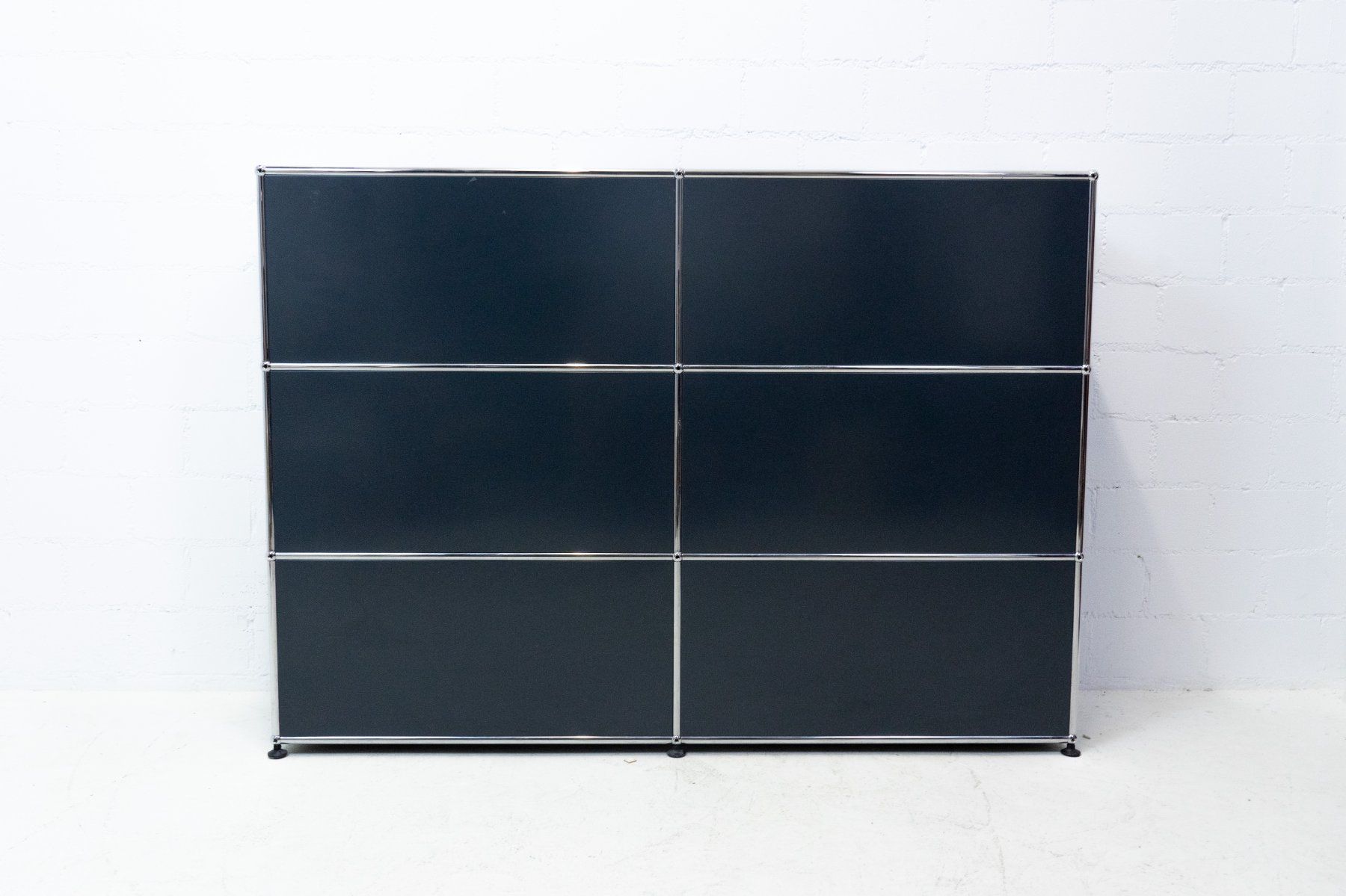 USM Cassettiere: USM Haller Sideboard Anthrazitgrau Nr. 55 Lieferung möglich – Usato da Schaffhausen venduto da Studio-Ara 7