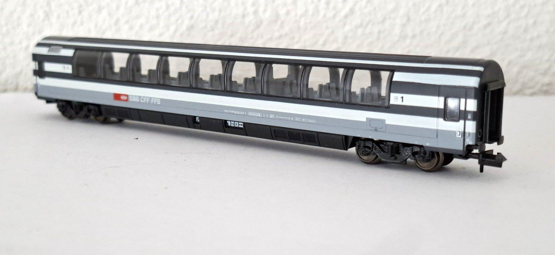Trix Modellini di ferrovie: Minitrix SBB Panoramawagen Apm – Usato da Biberist venduto da Ntrains