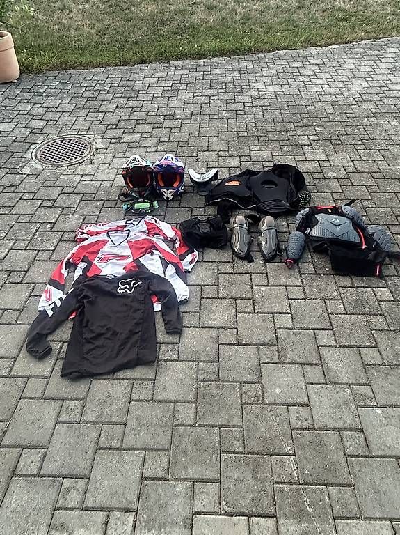 Lots de vêtements: Motocross Bekleidung  – D'occasion à Dietschwil par cyr_ln56 4