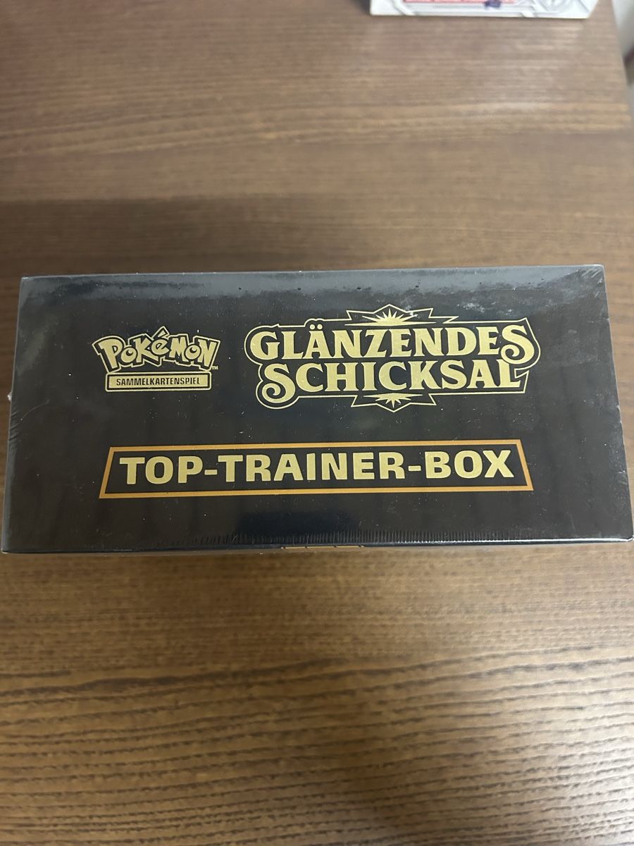 Pokémon Carte collezionabili: Pokémon Glänzendes Schicksal Top-Trainer-Box – Nuovo e nell'imballaggio originale da Münchwilen AG venduto da dome_444 2