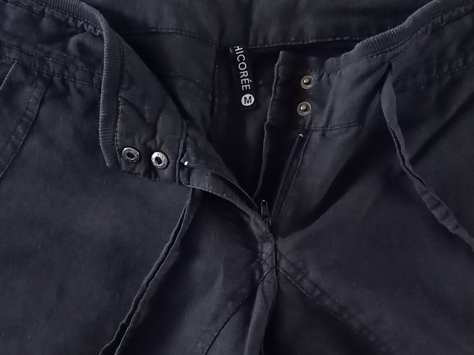 Hosen: Schwarze 3/4-Hose in Grösse M von Chicorée – Gebraucht aus Obernau von Corolli 4