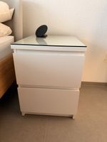 2 IKEA Nachttische inkl. Glasplatten 2x