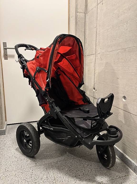 Carrozzine: Kinderwagen Joggster X2 – Usato da Ormalingen venduto da slu_pk95