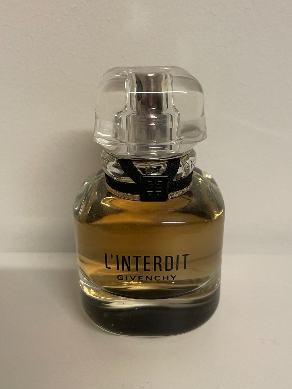 Givenchy Profumi & Eau de Toilette: Givenchy L'Interdit, Eau de Parfum, 35ml – Usato da Schlieren venduto da dea_lmm2
