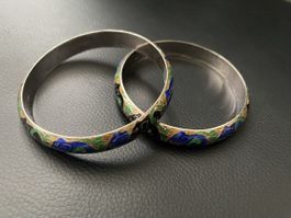 2 Armringe aus Silber mit Elefantensujet
