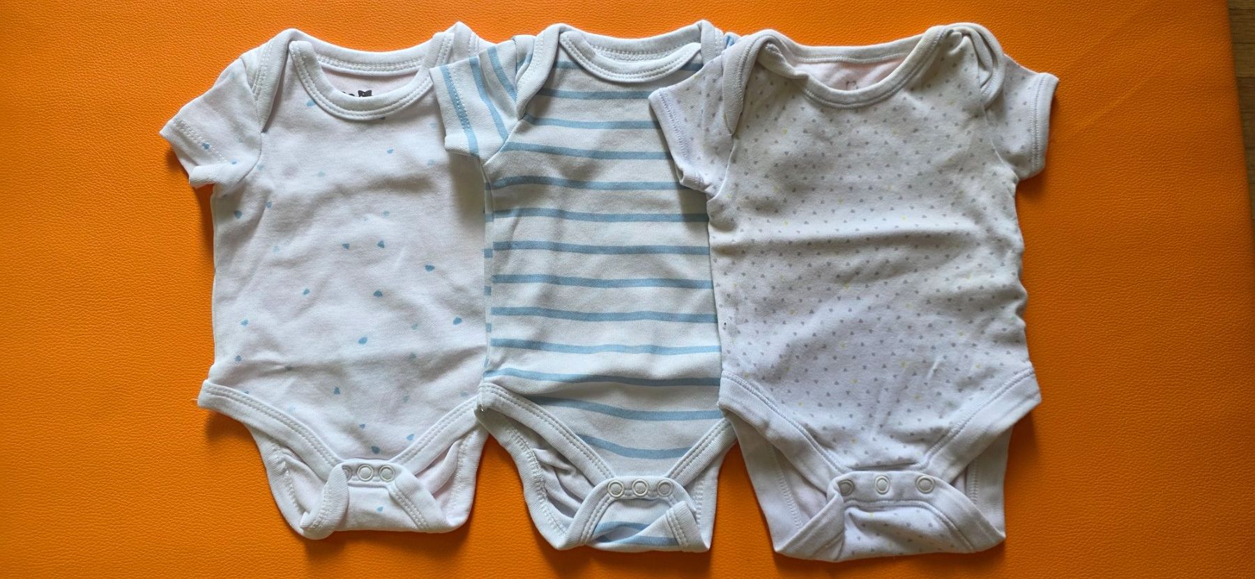 Lotti & Set di vestiti: Baby body 56 – Usato da Fällanden venduto da sza_mwx8