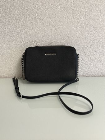 Michael Kors Tasche Schwarz Kettendetail