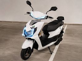Zum Verkauf steht ein E-Roller Vengo Leo