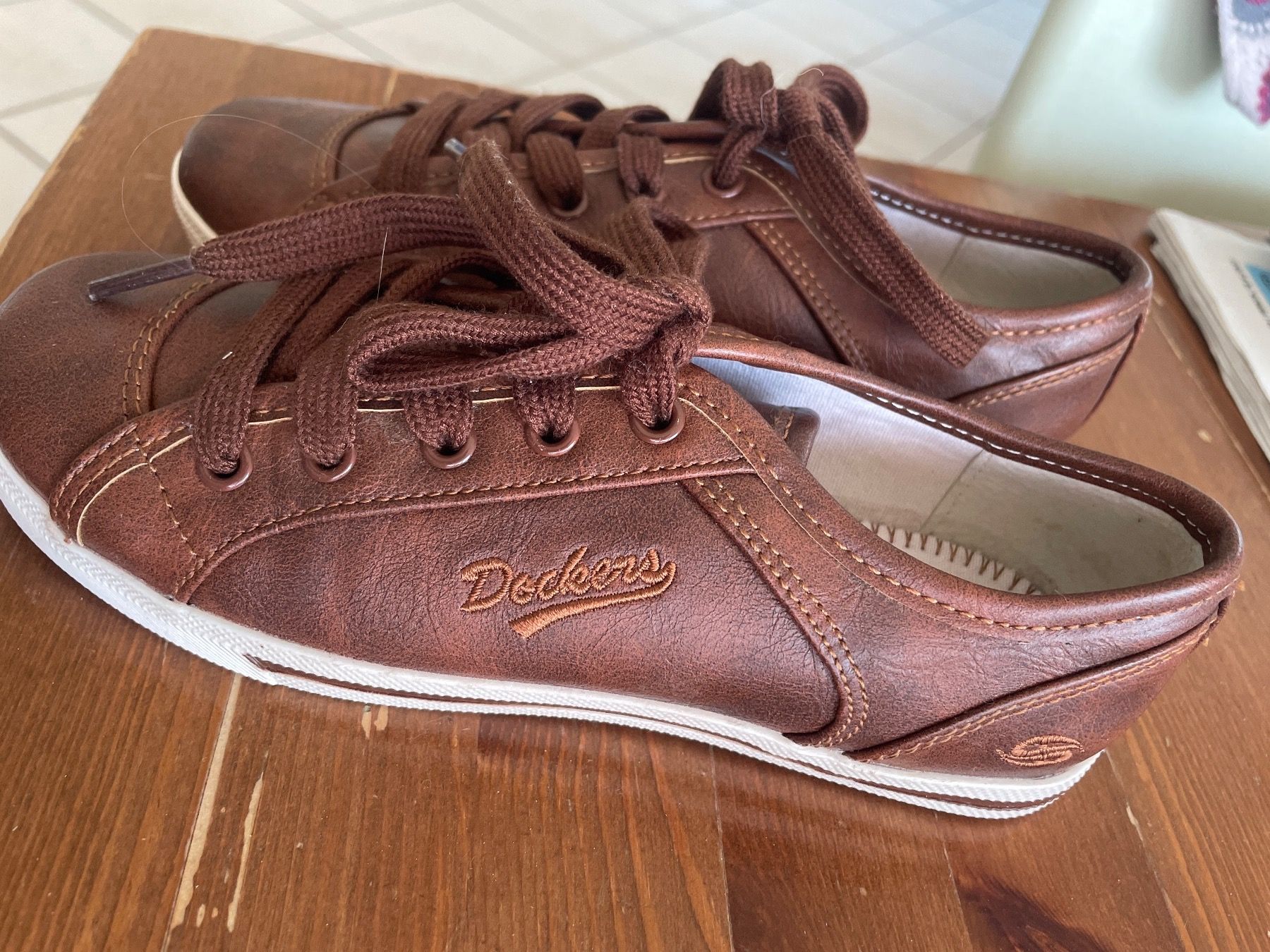 Scarpe per ragazze: Neue braune Dockers Halbschuhe Gr.33 – Nuovo (secondo la descrizione) da Obergerlafingen venduto da cabo4