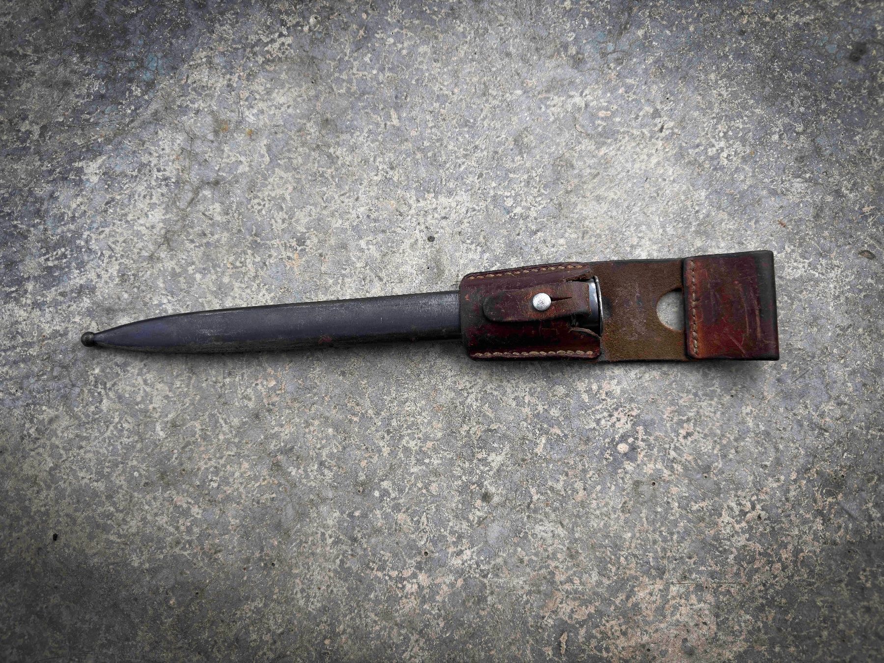Schweizer Armee Stichwaffen: Schweizer Armee Bajonett Scheide Original – Gebraucht aus Reinach AG von Rousseau_J 1