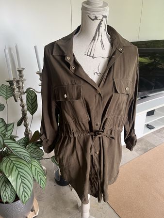 Zara Damen Hemdbluse Khaki Grösse M - Top Zustand!