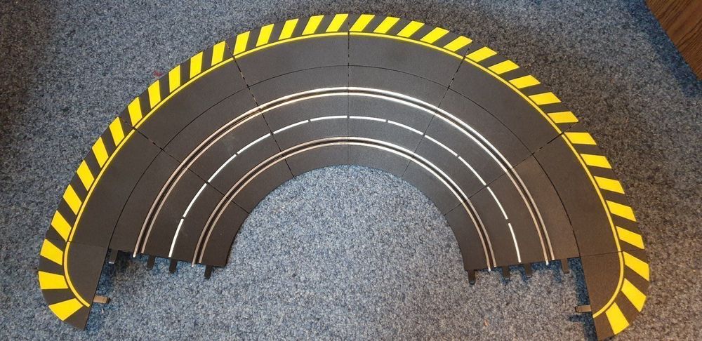Carrera Steilkurve 1/30 inkl. Randstreifen Kaufen auf Ricardo