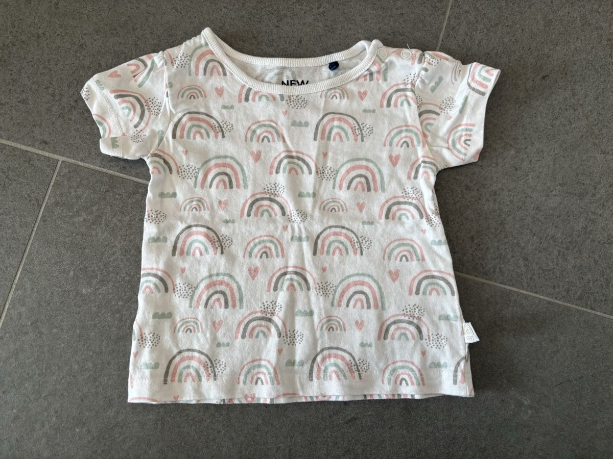 Chemises, Tops & T-shirts: T-Shirt, Gr 62 – D'occasion à Breitenbach par mi95st