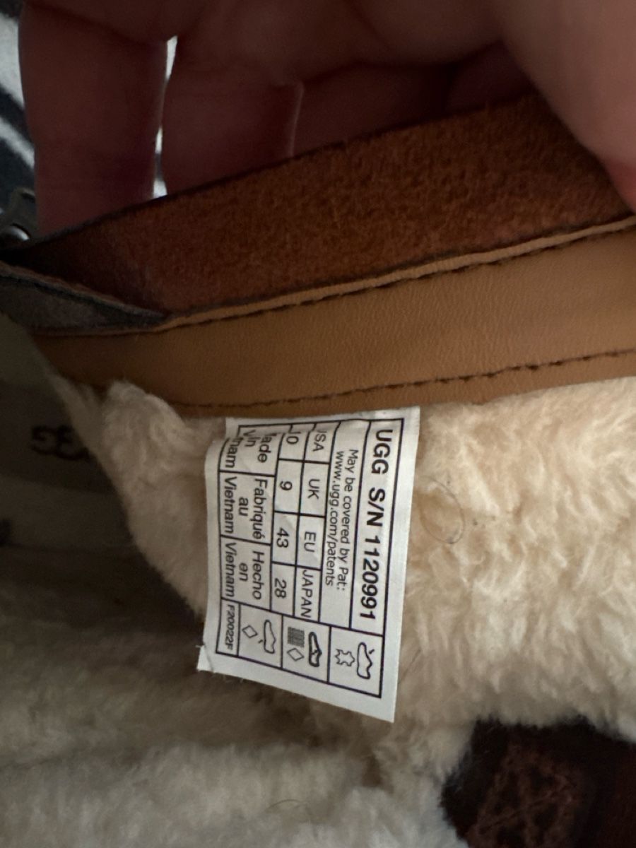 Ugg Chaussures hommes: UGG Stiefel Leder braun Herren Gr. 43 – D'occasion à Wettswil par GP_18 5