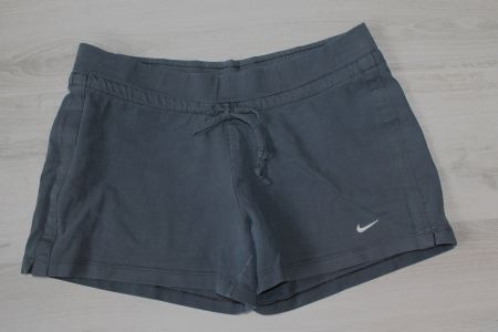 Short NIKE taille XL