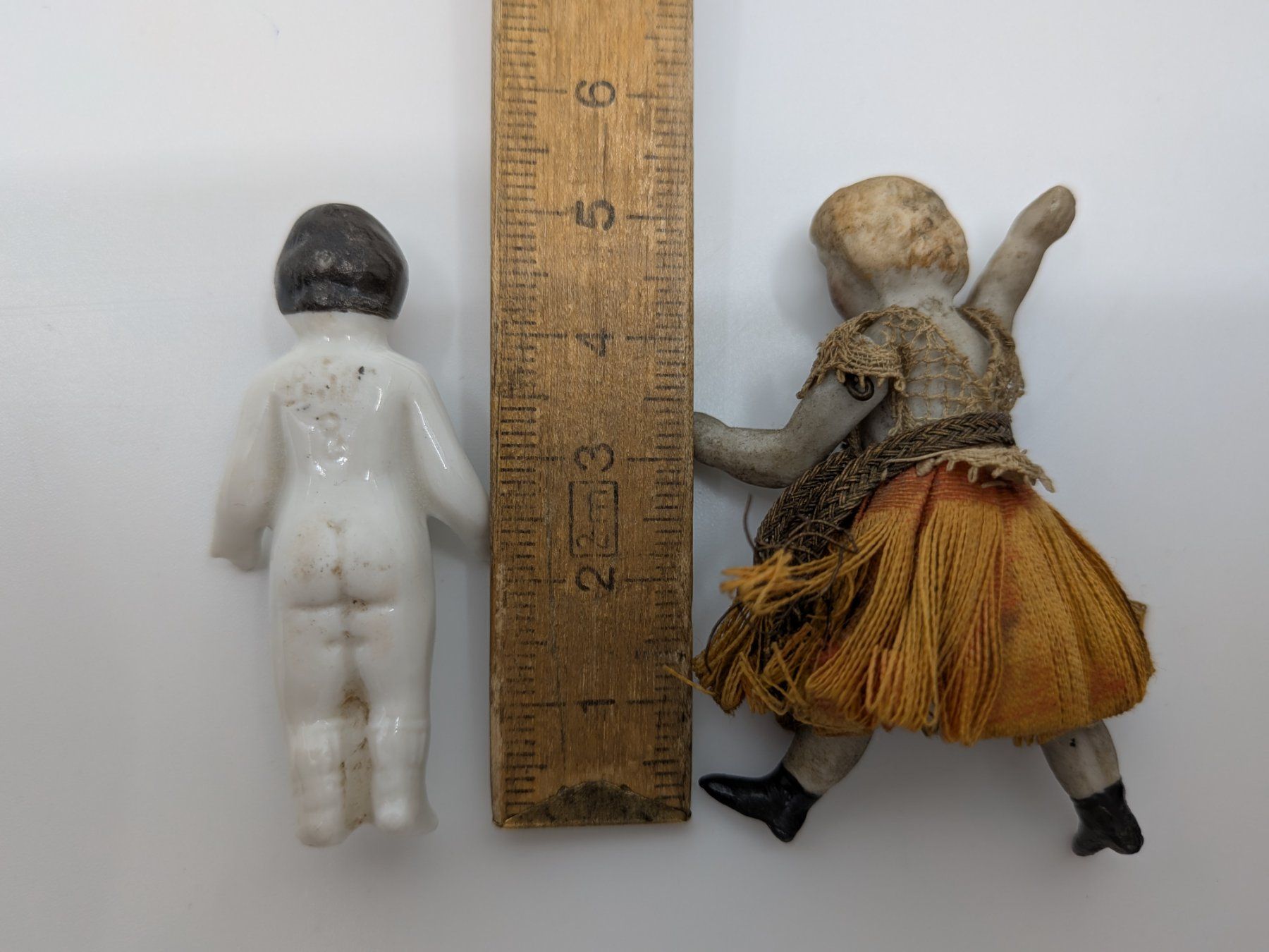 Bambole: 2 kleine antike Mini Puppen – Usato da Emmen venduto da magelan 2